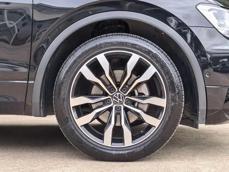 Tiguan L 2021 330TSI Automatic 2WD R-Line Premium Edition — миниатюра 8