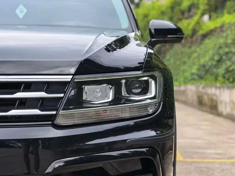 Tiguan L 2021 330TSI Automatic 2WD R-Line Premium Edition — миниатюра 9