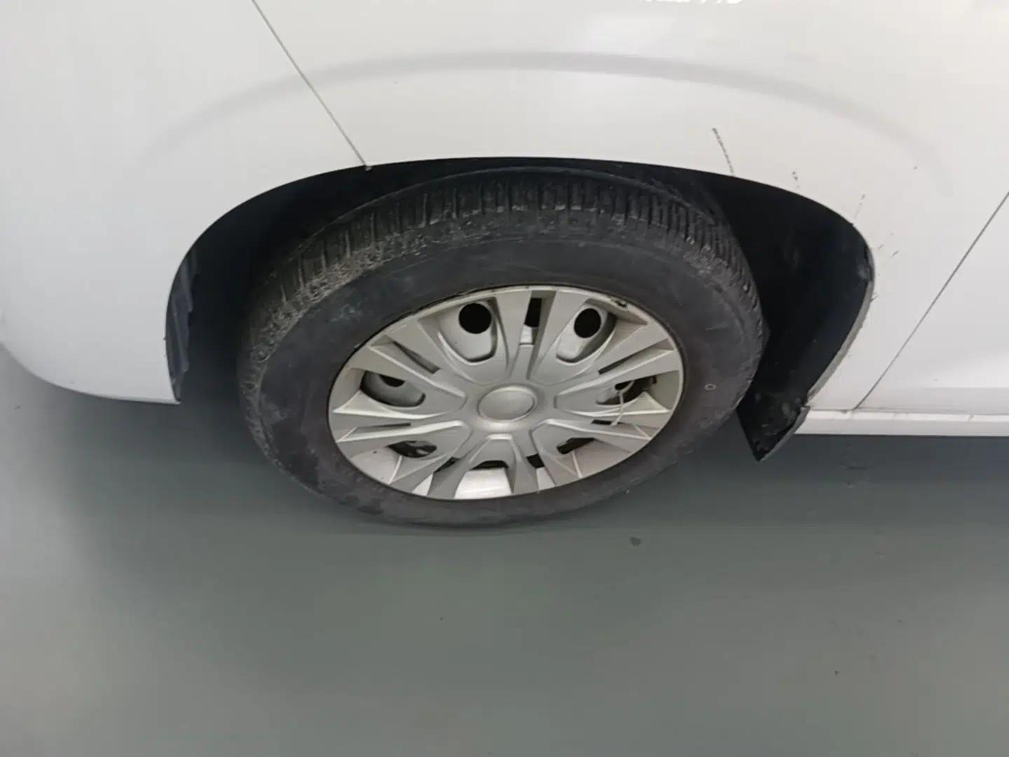 Dongfeng Fengon 380 2022 1.5L Standard Edition 7-Seater Passenger Vehicle — миниатюра 10