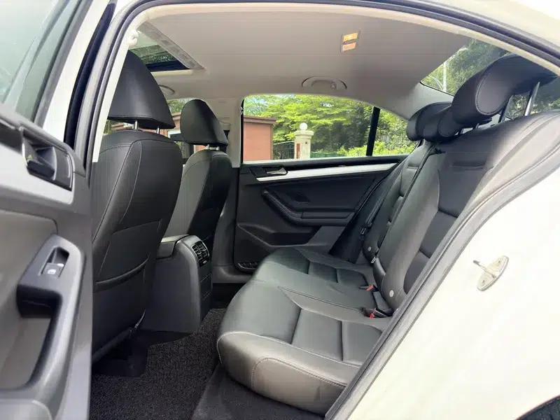 2018 Volkswagen Sagitar 280TSI DSG Dynamic Edition — миниатюра 12