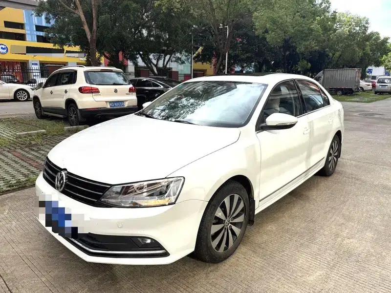 2017 Volkswagen Sagitar 1.6L Automatic Comfort Edition — миниатюра 1