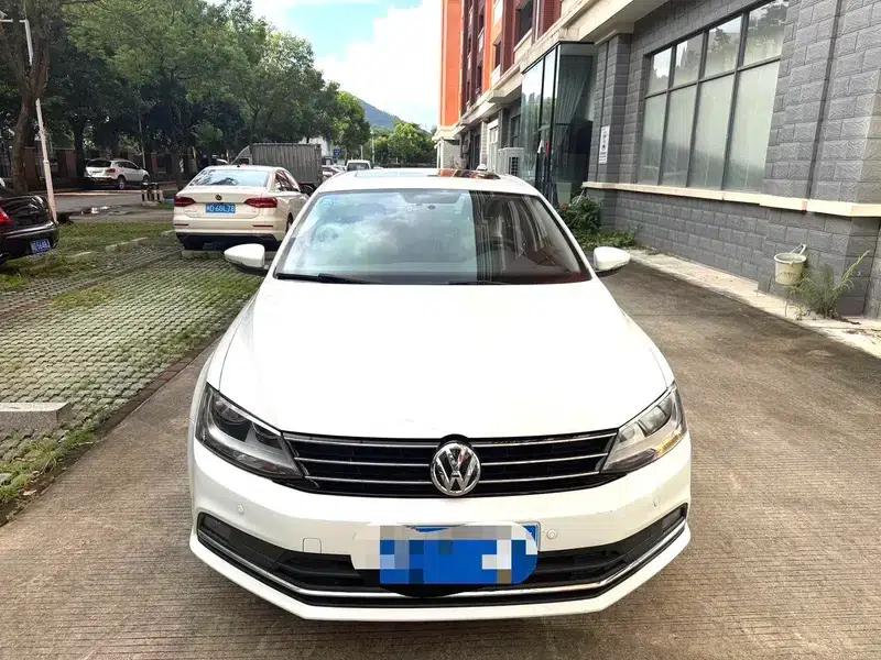 2017 Volkswagen Sagitar 1.6L Automatic Comfort Edition — миниатюра 2