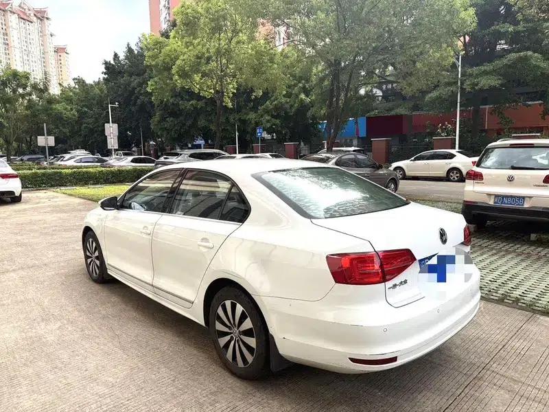 2017 Volkswagen Sagitar 1.6L Automatic Comfort Edition — миниатюра 4