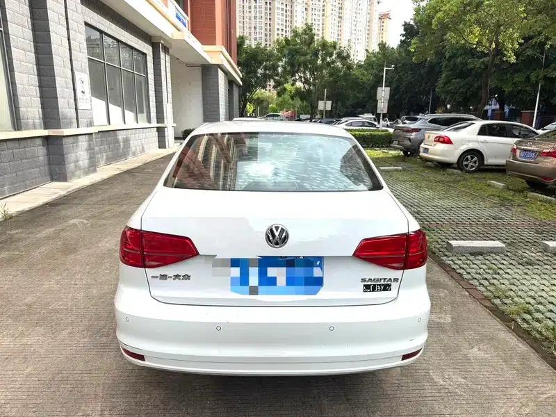 2017 Volkswagen Sagitar 1.6L Automatic Comfort Edition — миниатюра 5