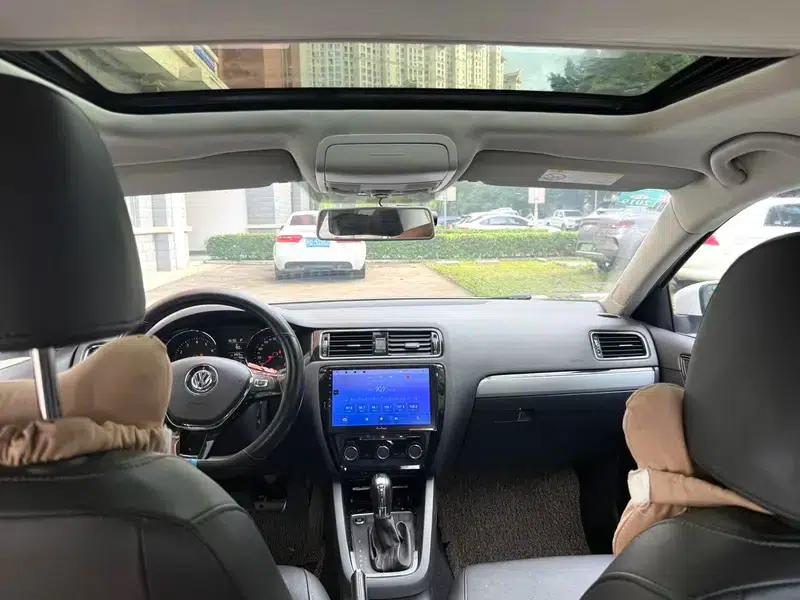 2017 Volkswagen Sagitar 1.6L Automatic Comfort Edition — миниатюра 7