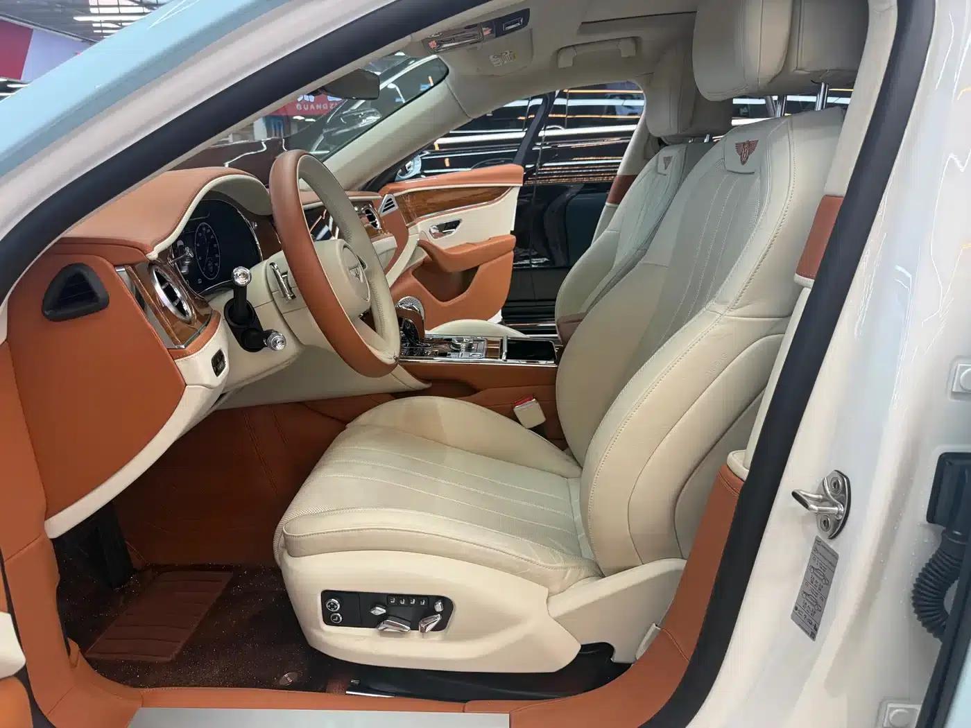 2022 Flying Spur Plug-in Hybrid 2.9T V6 — миниатюра 6
