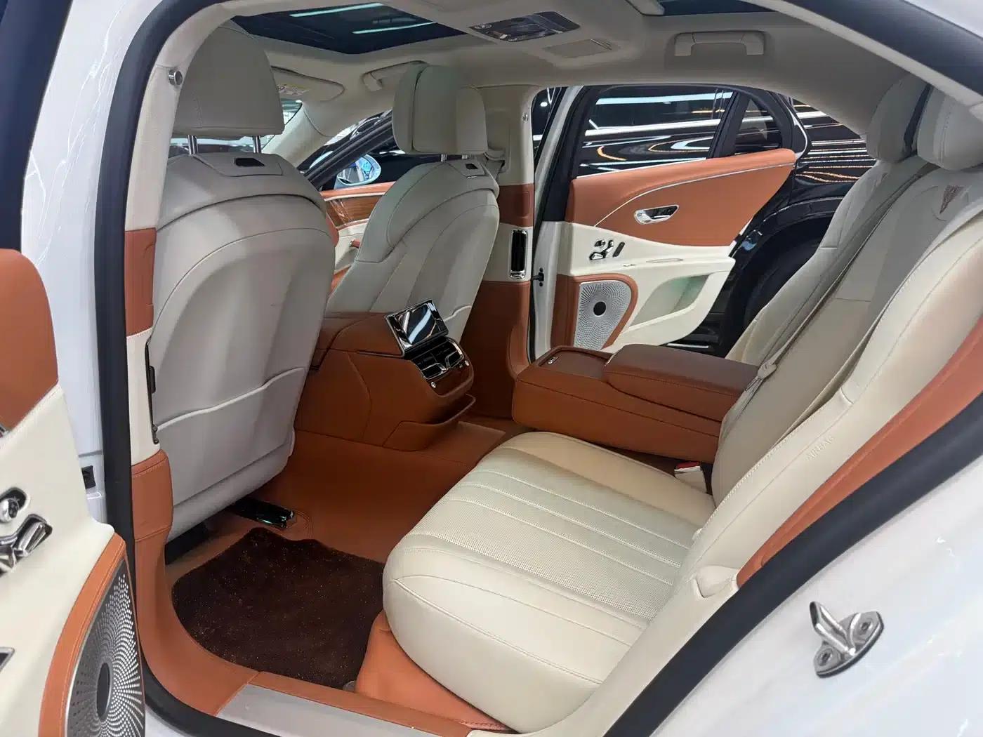 2022 Flying Spur Plug-in Hybrid 2.9T V6 — миниатюра 10