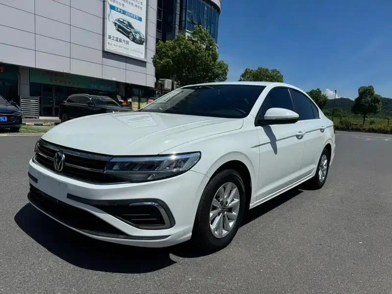 2023 Volkswagen Bora 1.5L Automatic Limited Edition — миниатюра 1