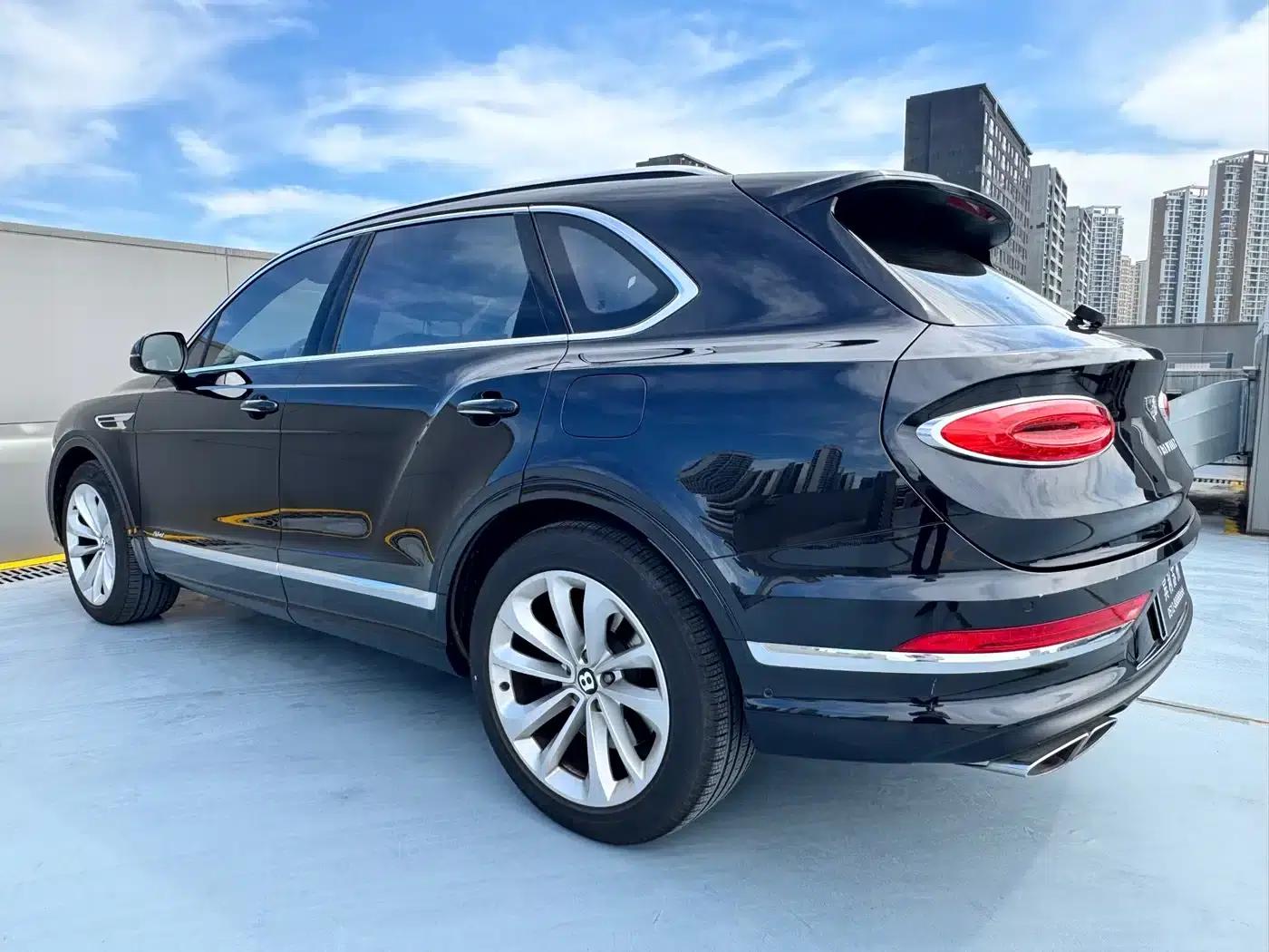 Bentayga Plug-in Hybrid 2021 3.0T PHEV — миниатюра 6