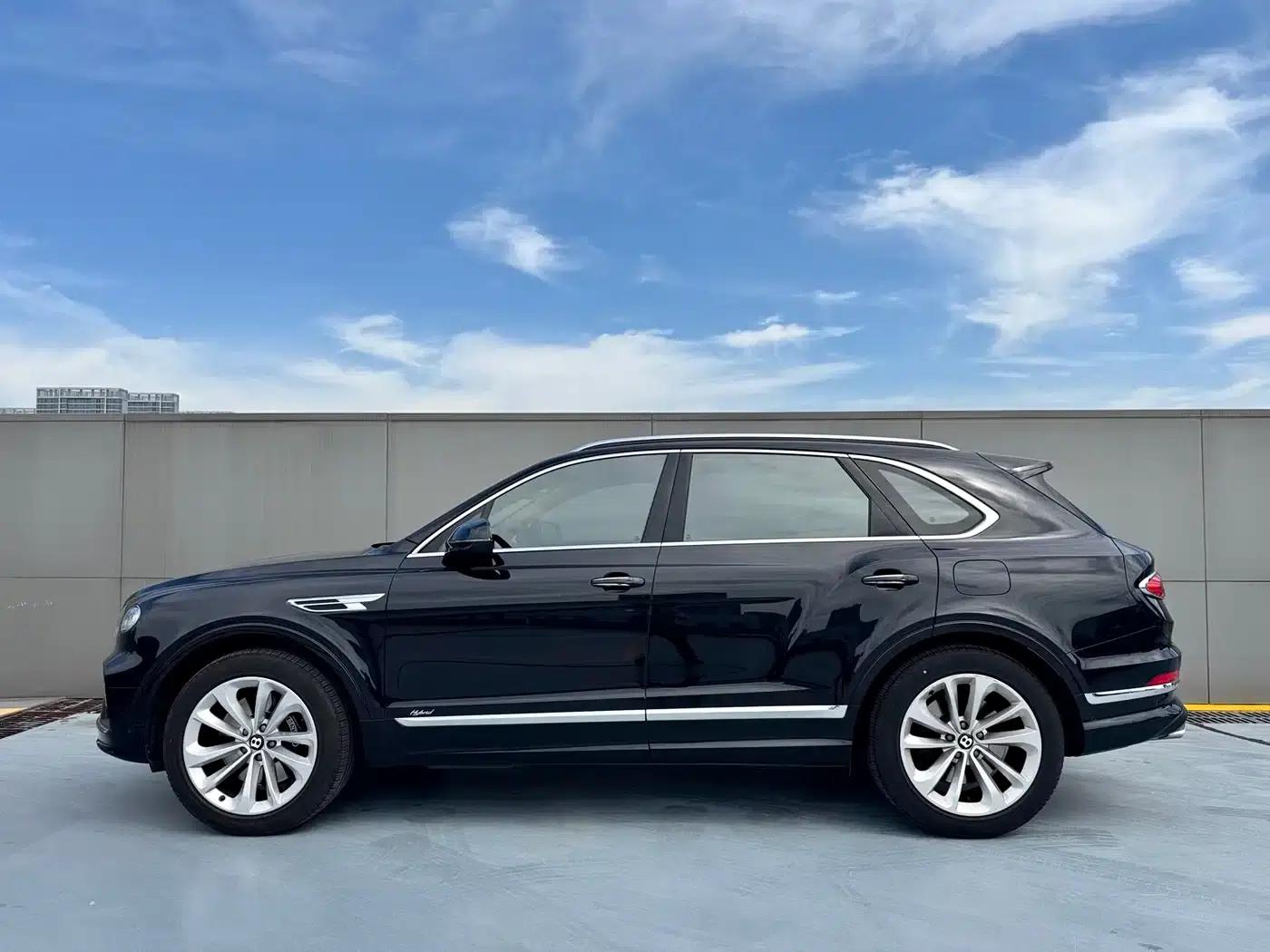 Bentayga Plug-in Hybrid 2021 3.0T PHEV — миниатюра 7