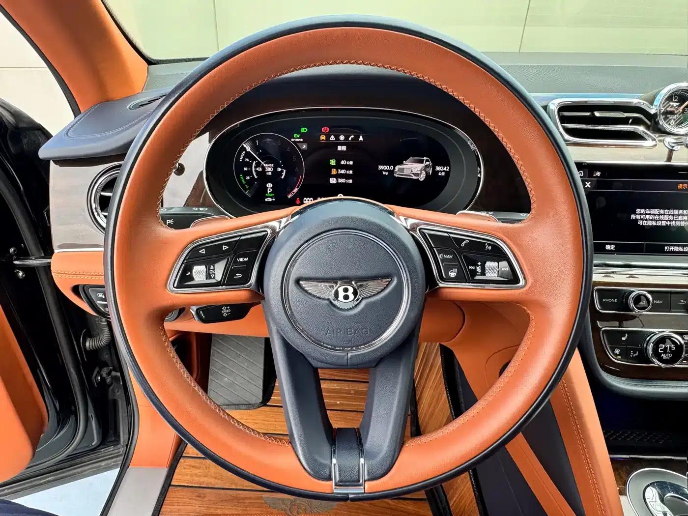 Bentayga Plug-in Hybrid 2021 3.0T PHEV — миниатюра 9