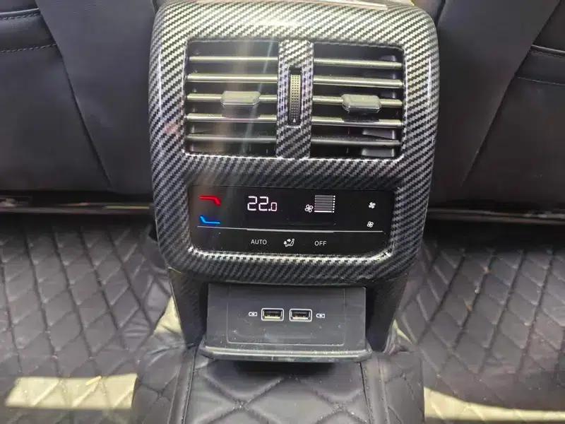 Volkswagen CC 2023 380TSI Striking Edition — миниатюра 12
