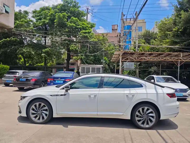 Volkswagen CC 2023 380TSI Striking Edition — миниатюра 3