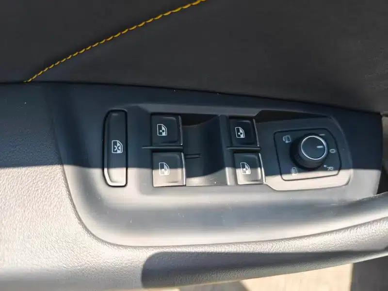 Volkswagen CC 2023 380TSI Striking Edition — миниатюра 23