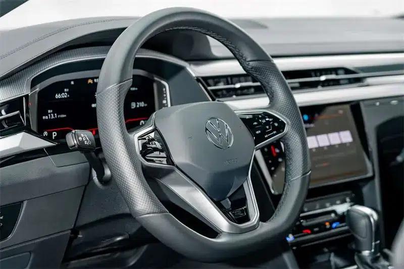 Volkswagen CC 2024 380TSI Striking Edition — миниатюра 14
