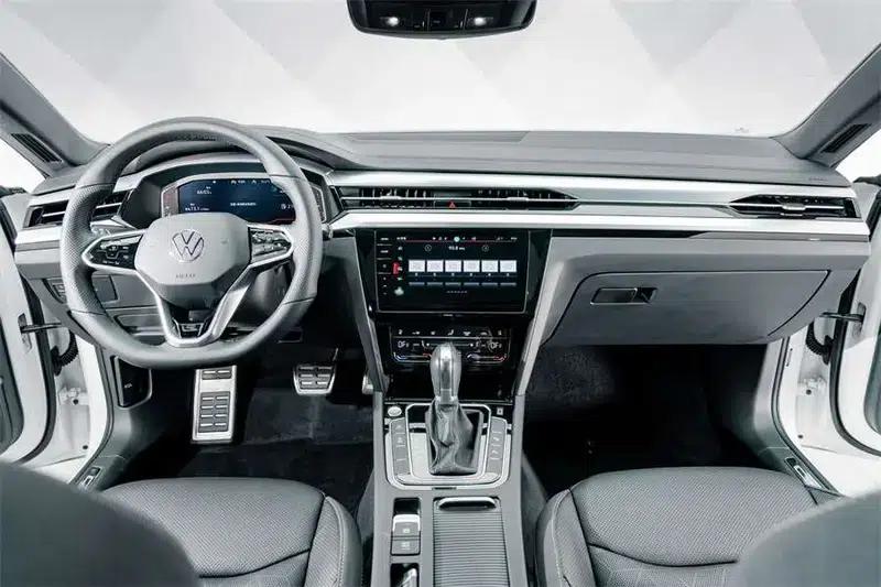 Volkswagen CC 2024 380TSI Striking Edition — миниатюра 17