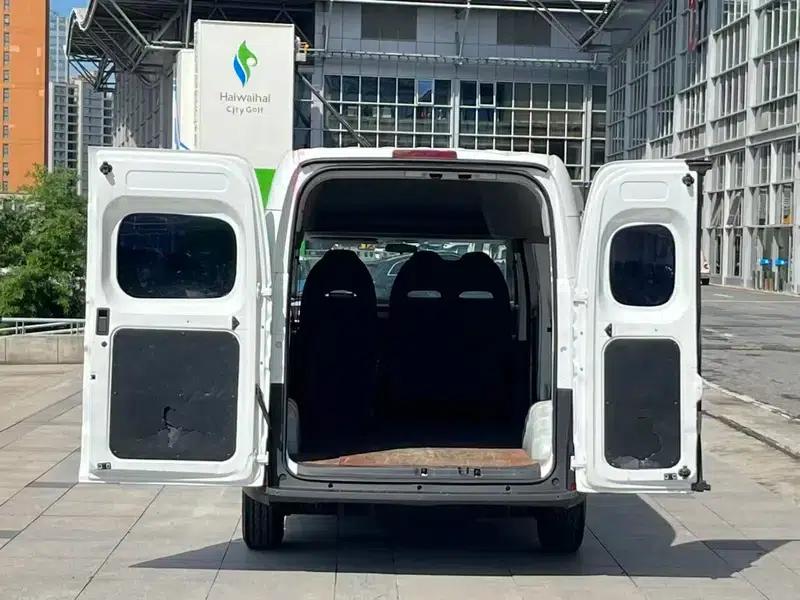 Dana V1 2025 V1+ Long Wheelbase High Roof Multi-functional Edition 62kWh — миниатюра 9