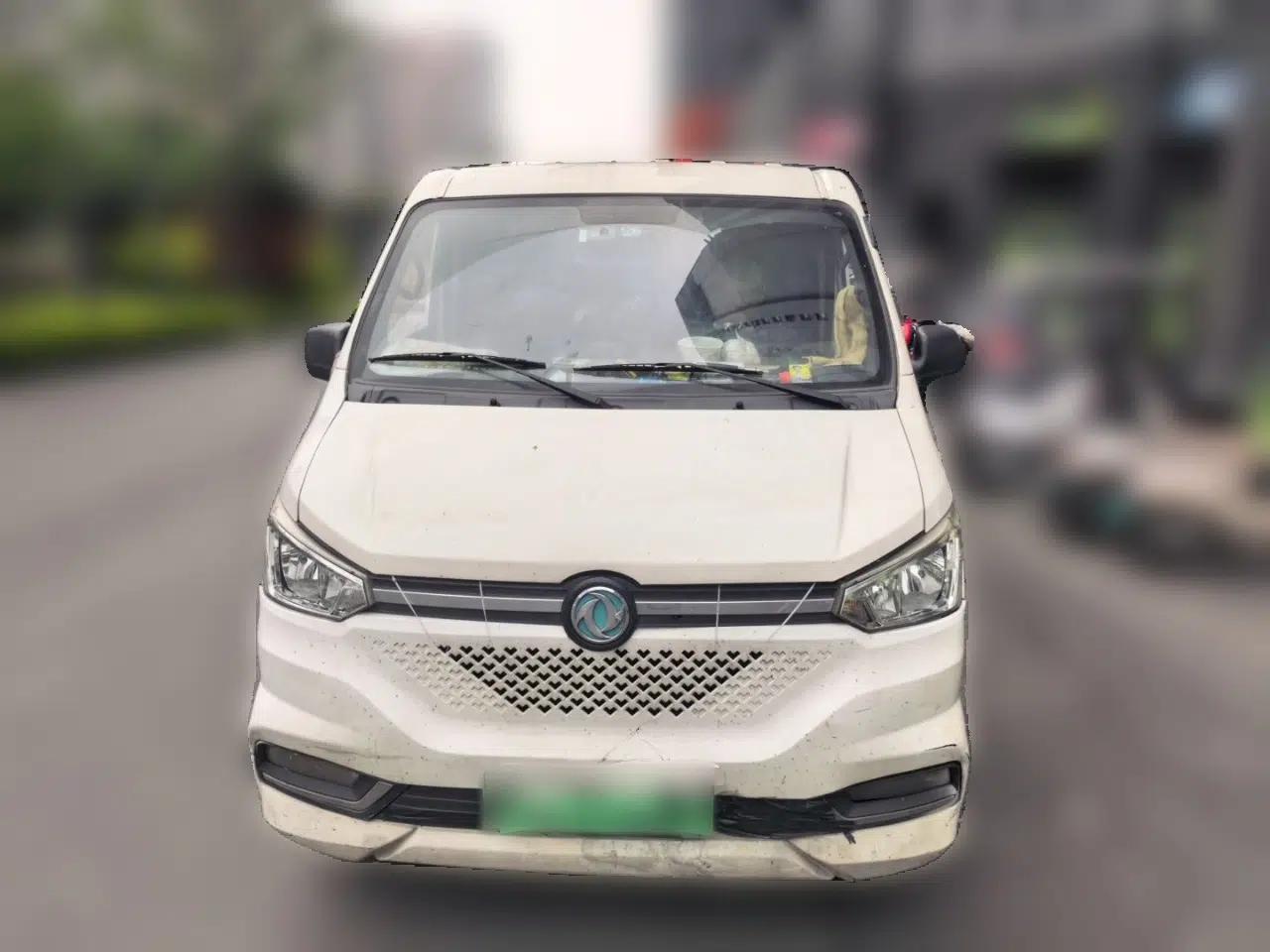 Dongfeng Yufeng EM26 2021 Dongfeng Yufeng EM26, lithium iron phosphate battery, all-electric, 2-seater. All-electric. Automatic transmission. — миниатюра 2