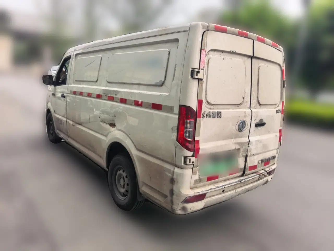 Dongfeng Yufeng EM26 2021 Dongfeng Yufeng EM26, lithium iron phosphate battery, all-electric, 2-seater. All-electric. Automatic transmission. — миниатюра 4