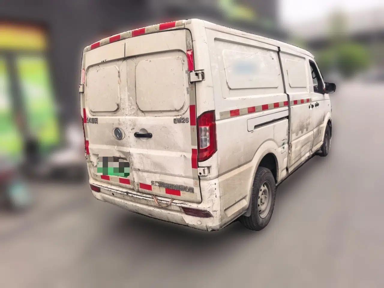 Dongfeng Yufeng EM26 2021 Dongfeng Yufeng EM26, lithium iron phosphate battery, all-electric, 2-seater. All-electric. Automatic transmission. — миниатюра 6