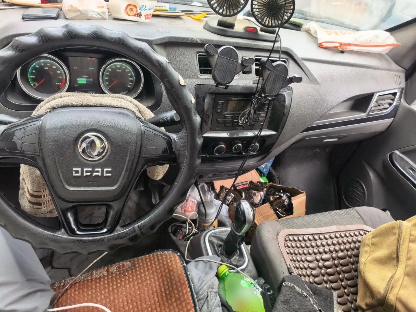 Dongfeng Yufeng EM26 2021 Dongfeng Yufeng EM26, lithium iron phosphate battery, all-electric, 2-seater. All-electric. Automatic transmission. — миниатюра 9