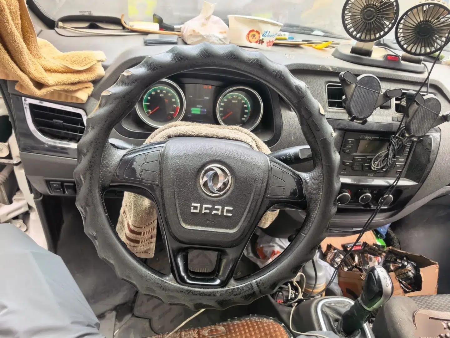 Dongfeng Yufeng EM26 2021 Dongfeng Yufeng EM26, lithium iron phosphate battery, all-electric, 2-seater. All-electric. Automatic transmission. — миниатюра 10