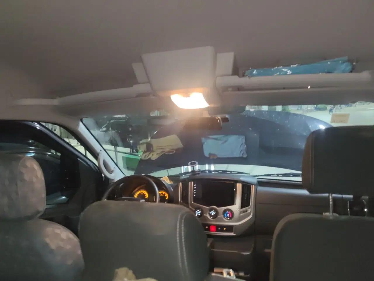 Dongfeng Yufeng 2021 2.0T Value Edition Logistics Vehicle Short Wheelbase Mid-Roof Design 5-9 Seater China VI Emission Standard D20 — миниатюра 18