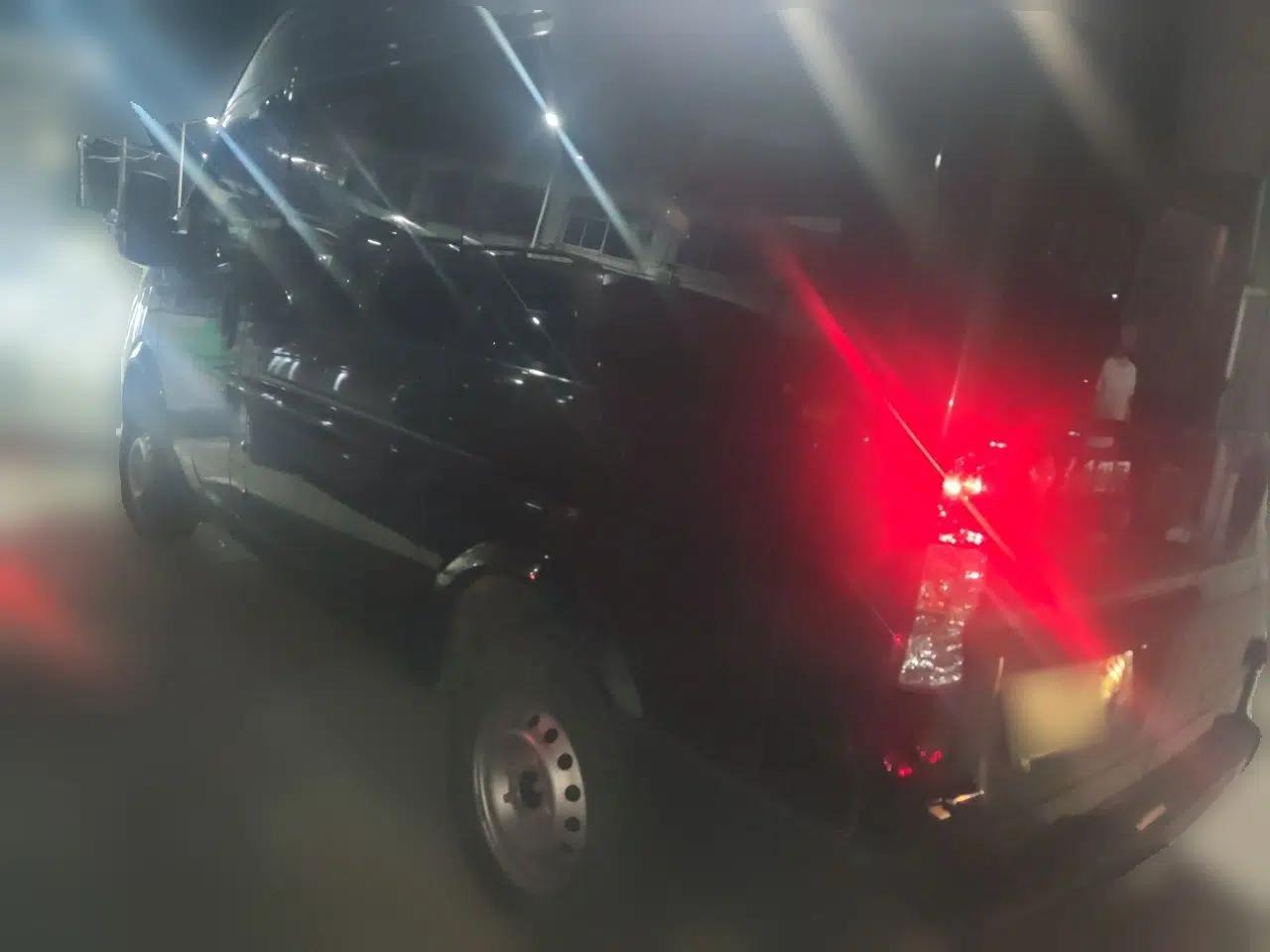 Dongfeng Yufeng 2021 2.0T Value Edition Logistics Vehicle Short Wheelbase Mid-Roof Design 5-9 Seater China VI Emission Standard D20 — миниатюра 4