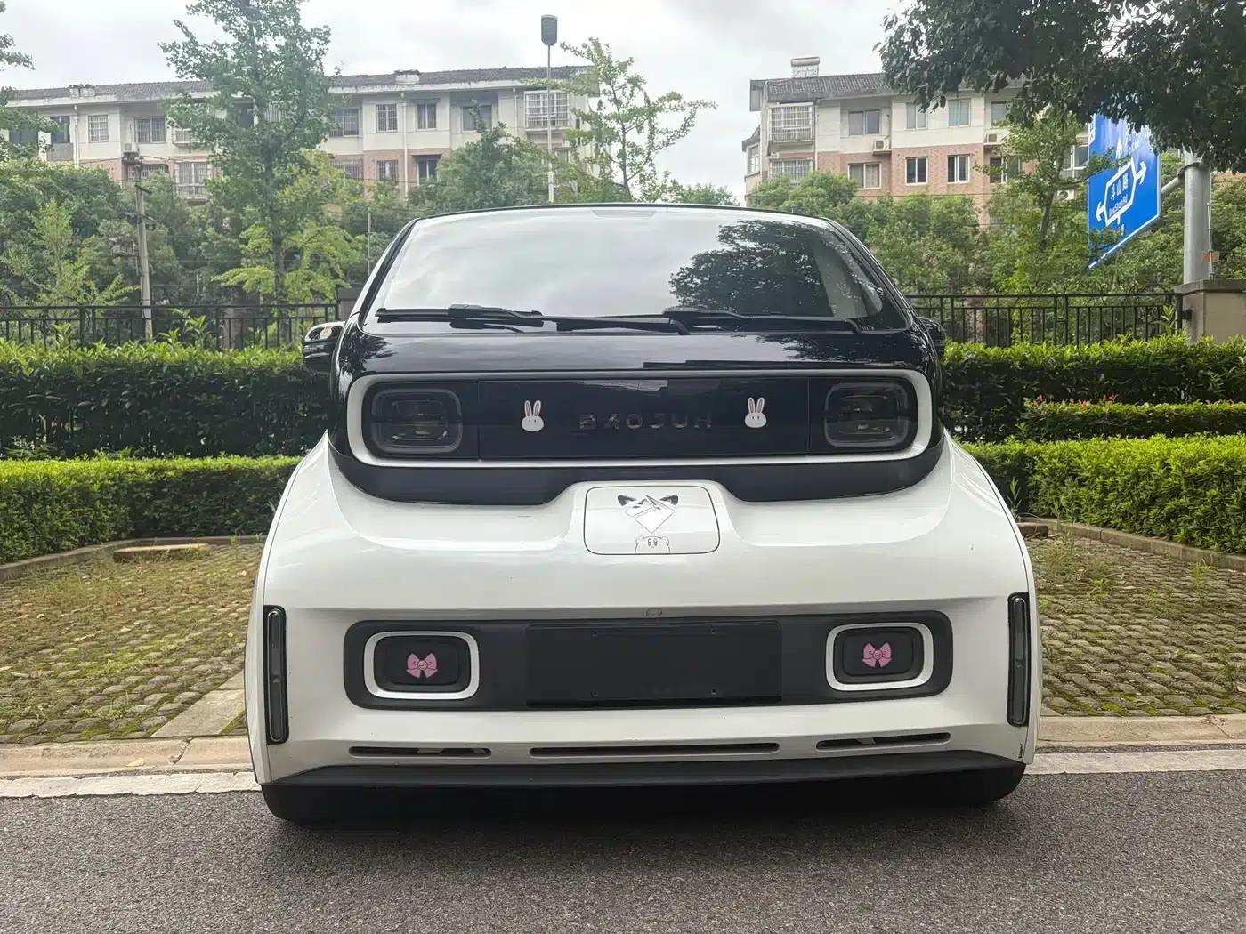 Baojun E300 2020 Plus Interstellar Smart Edition — миниатюра 2
