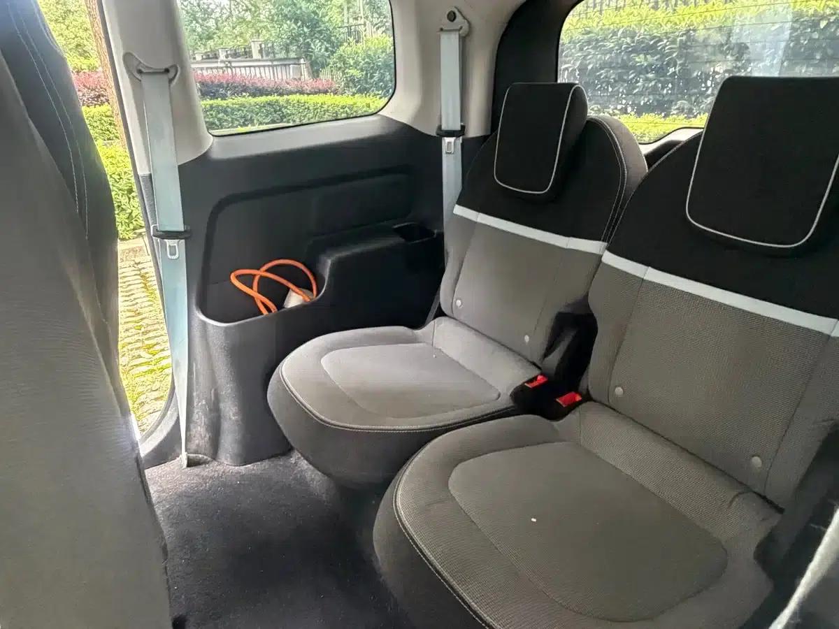 Baojun E300 2020 Plus Interstellar Smart Edition — миниатюра 19
