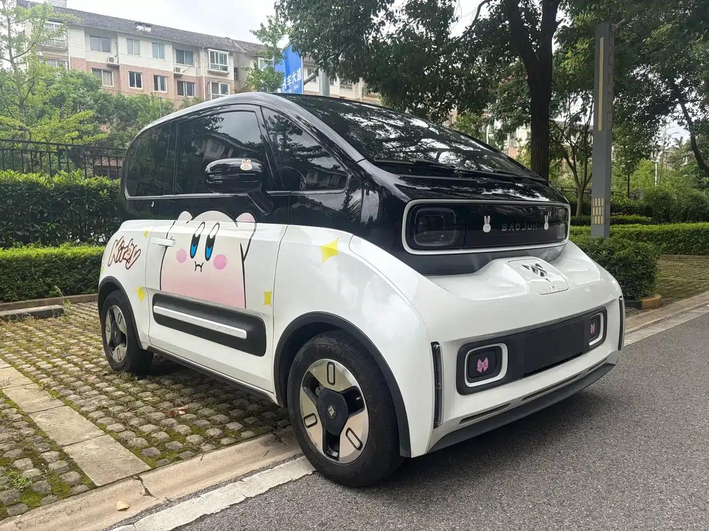 Baojun E300 2020 Plus Interstellar Smart Edition — миниатюра 3