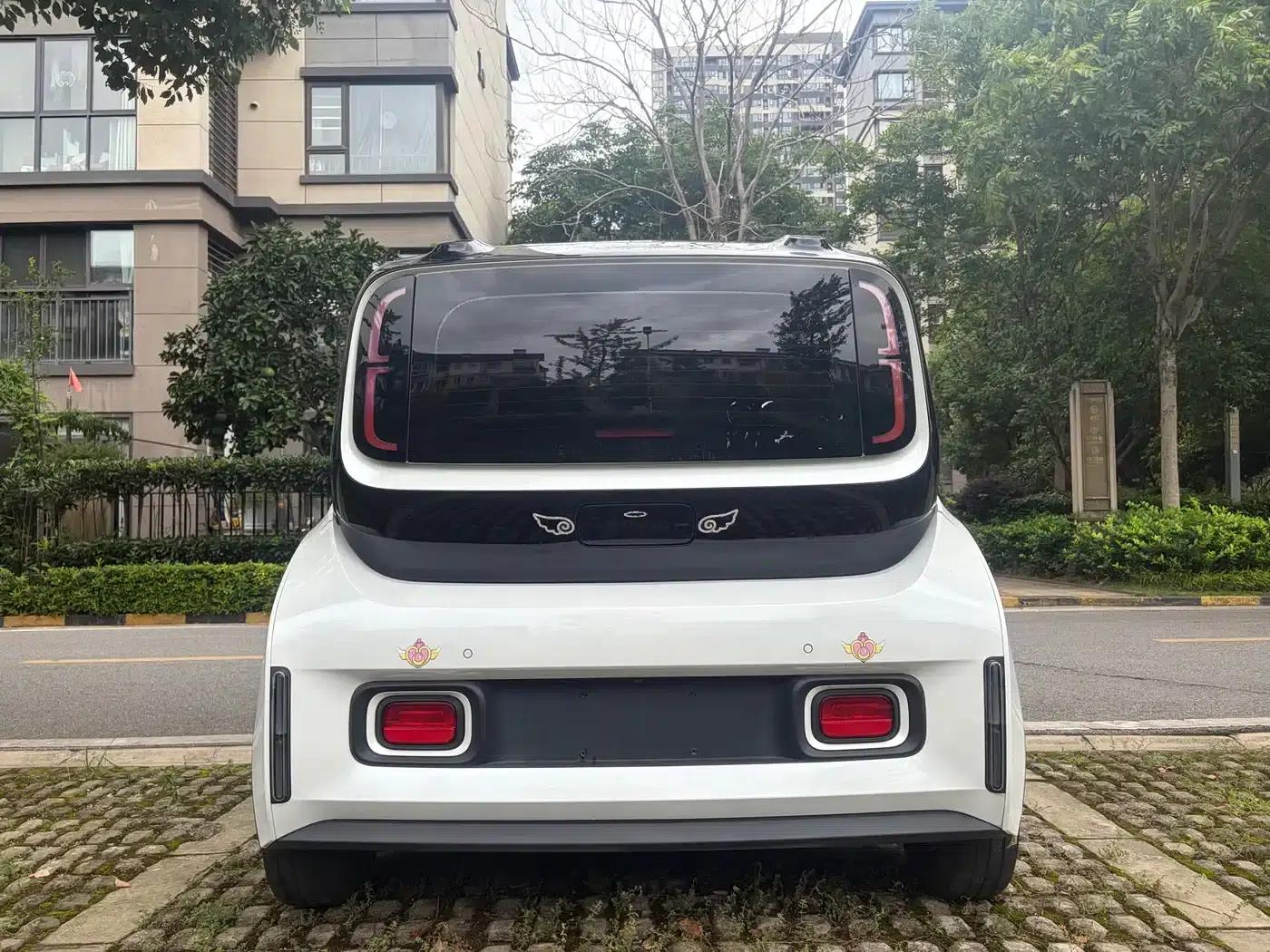 Baojun E300 2020 Plus Interstellar Smart Edition — миниатюра 5