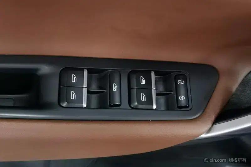 Geely Boyue 2018 1.8TD Automatic 2WD Smart Supreme Edition 4G Connected Version — миниатюра 22