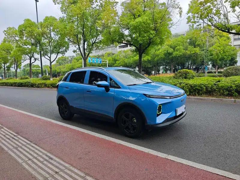 Geely Geometry E Firefly 2023 Model 401KM Thunder Tiger — миниатюра 3