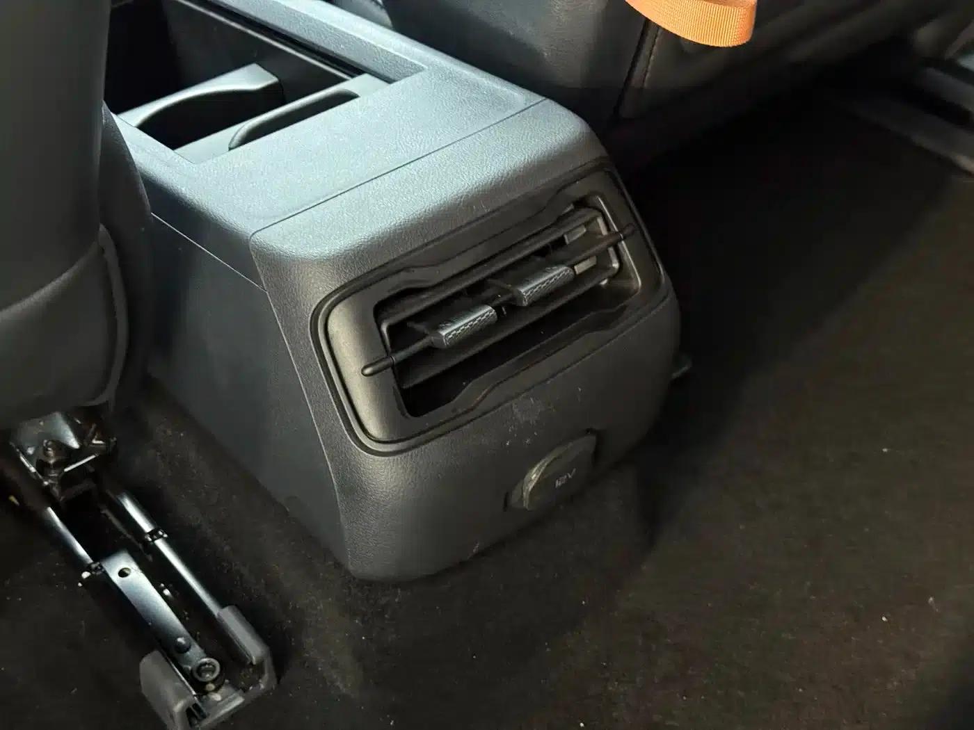 Bestune NAT 2022 Comfortable Travel Battery Swapping Version 100kW 401km — миниатюра 15