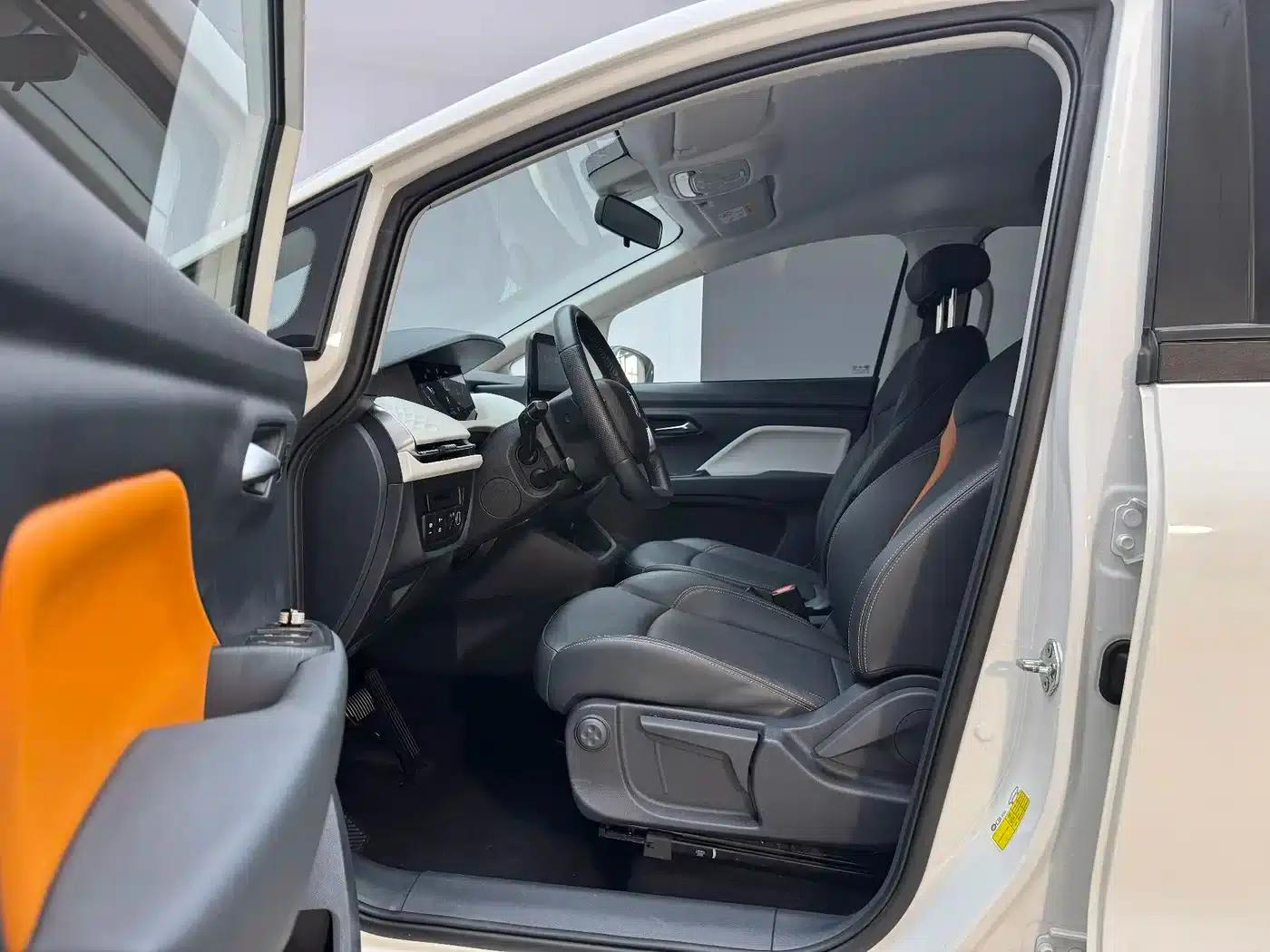 Bestune NAT 2022 Comfortable Travel Battery Swapping Version 100kW 401km — миниатюра 17