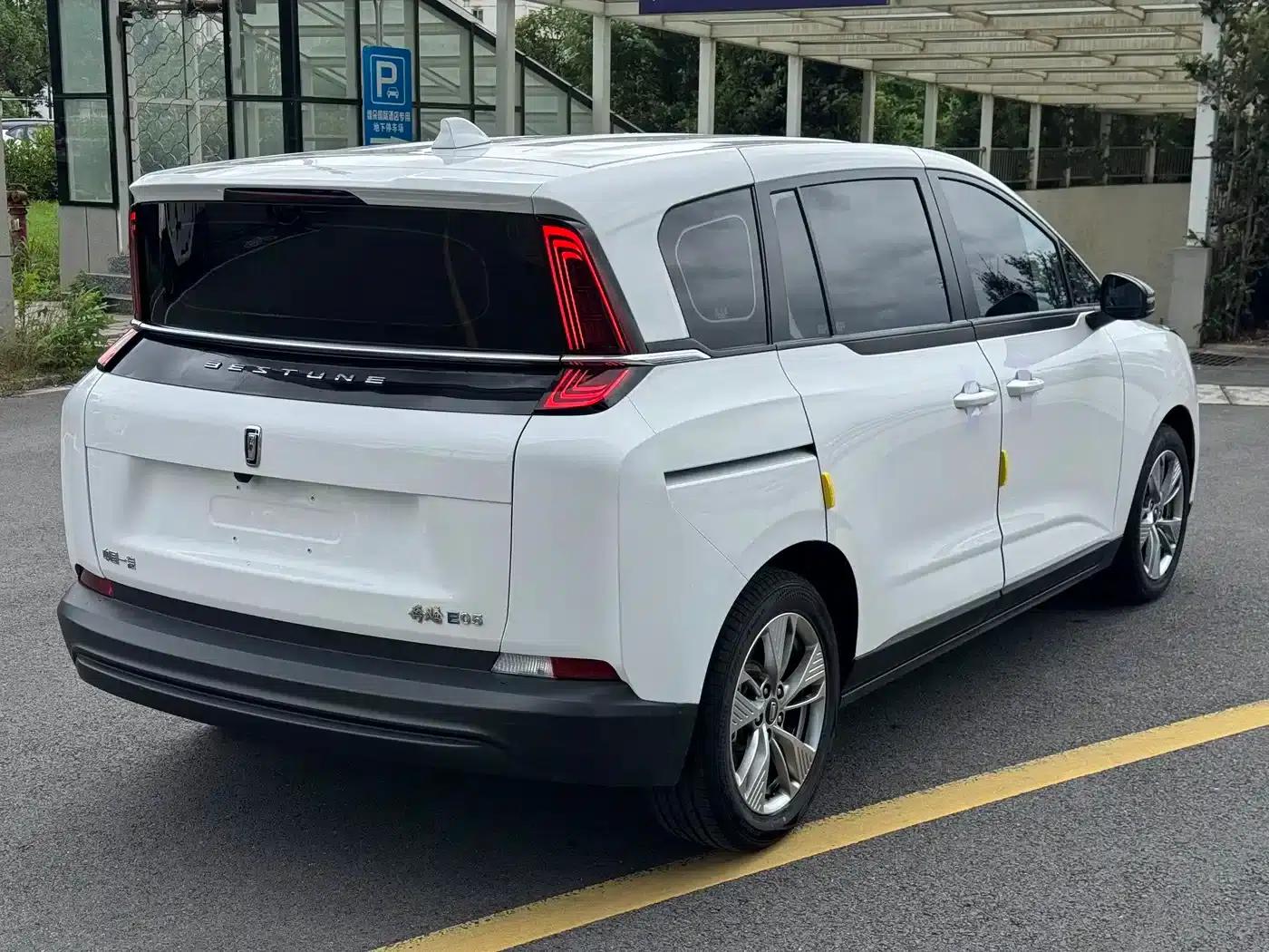 Bestune NAT 2022 Comfortable Travel Battery Swapping Version 100kW 401km — миниатюра 6