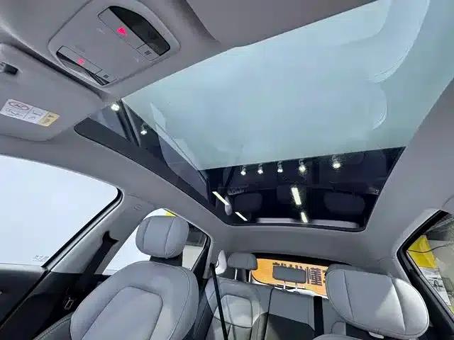 Yueyi 03 2025 Model 565km Enjoy Edition — миниатюра 13