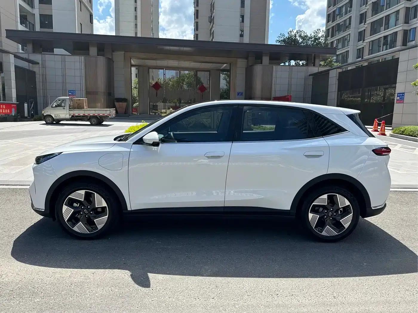 Yueyi 03 2025 565km Premium Edition — миниатюра 3
