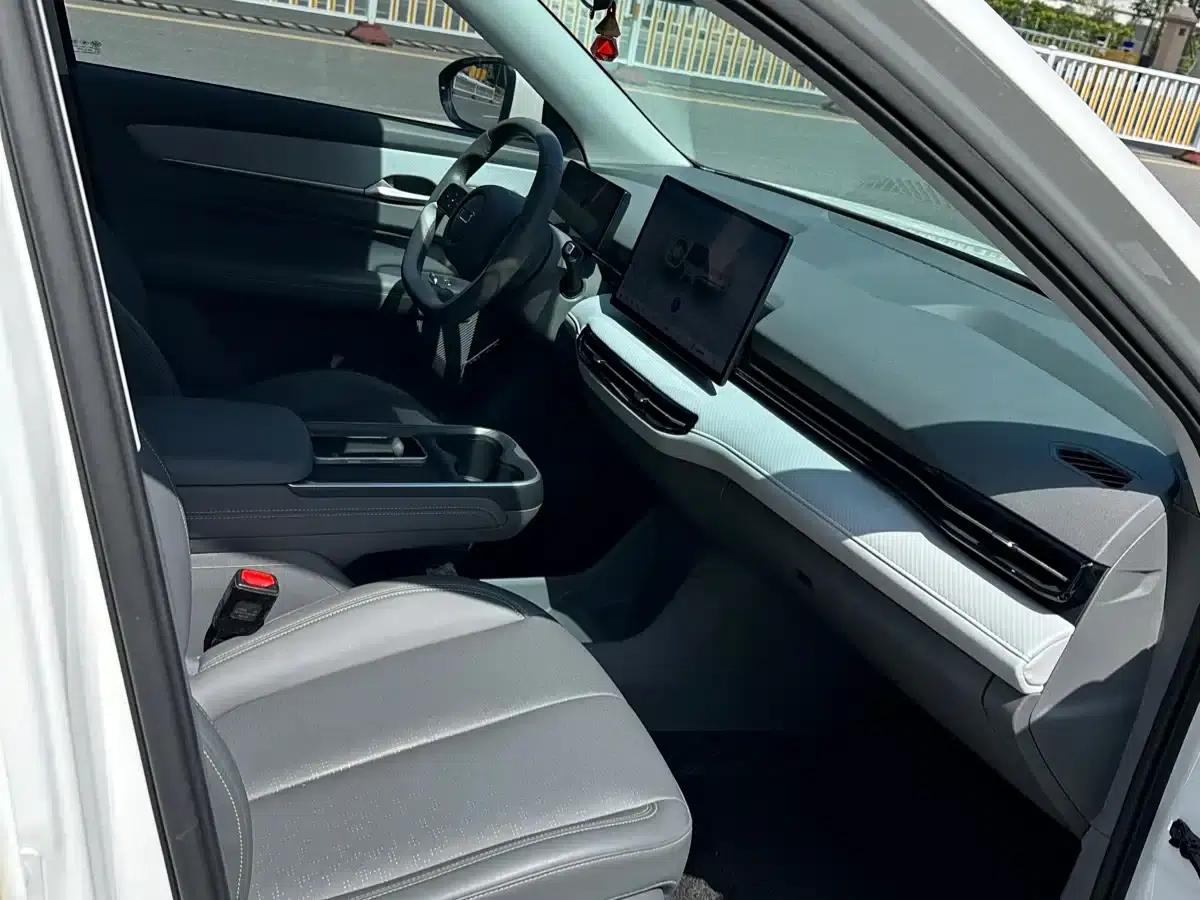 Yueyi 03 2025 565km Premium Edition — миниатюра 9