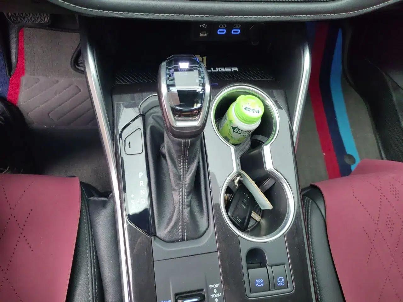 Toyota Crown Kluger 2021 2.5L HEV Four-Wheel Drive Premium Edition — миниатюра 14