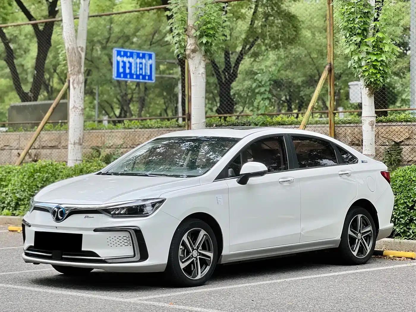 Beijing EU5 2018 R500 Smart Edition — миниатюра 1