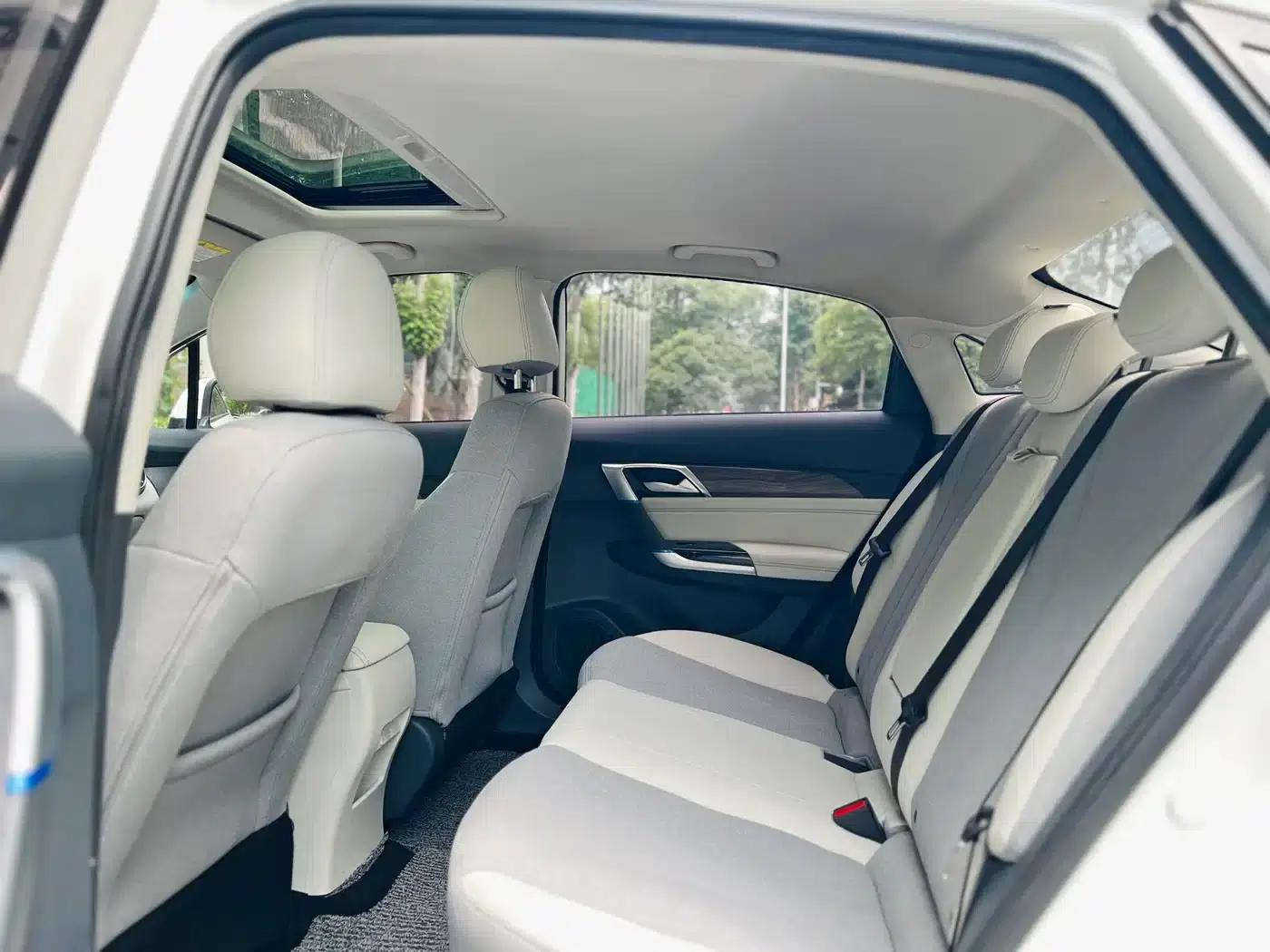 Beijing EU5 2018 R500 Smart Edition — миниатюра 11
