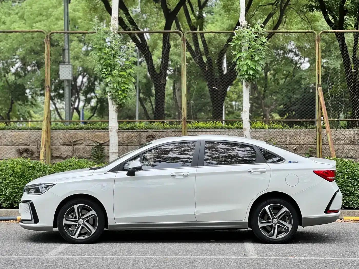 Beijing EU5 2018 R500 Smart Edition — миниатюра 13