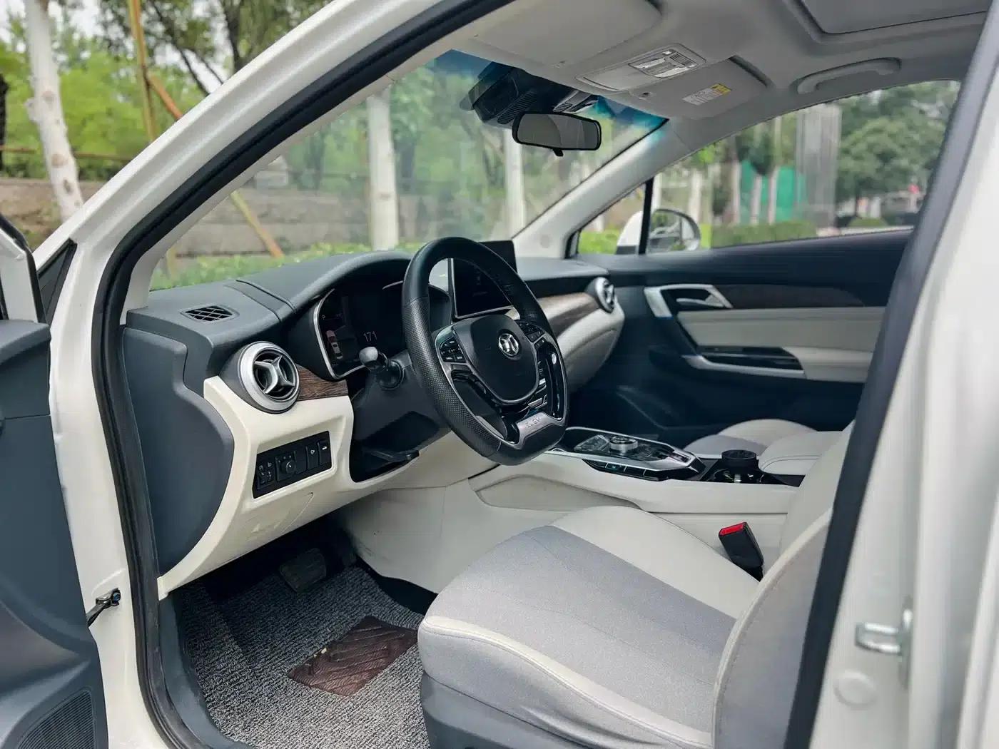 Beijing EU5 2018 R500 Smart Edition — миниатюра 5