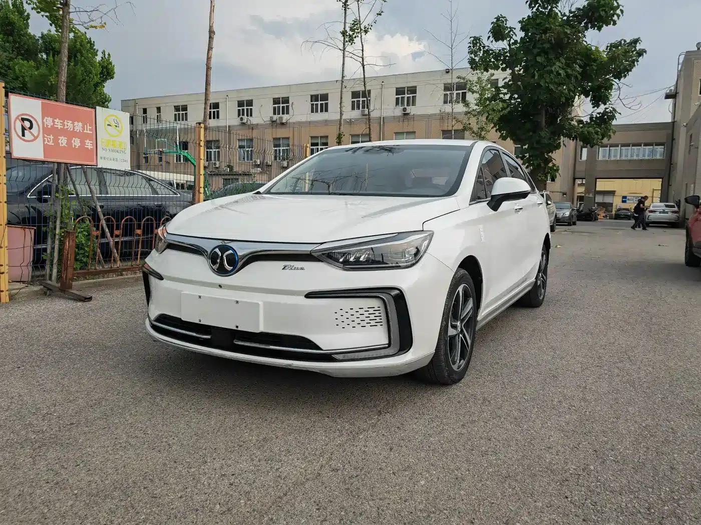 Beijing EU5 2018 R500 Smart Edition — миниатюра 1