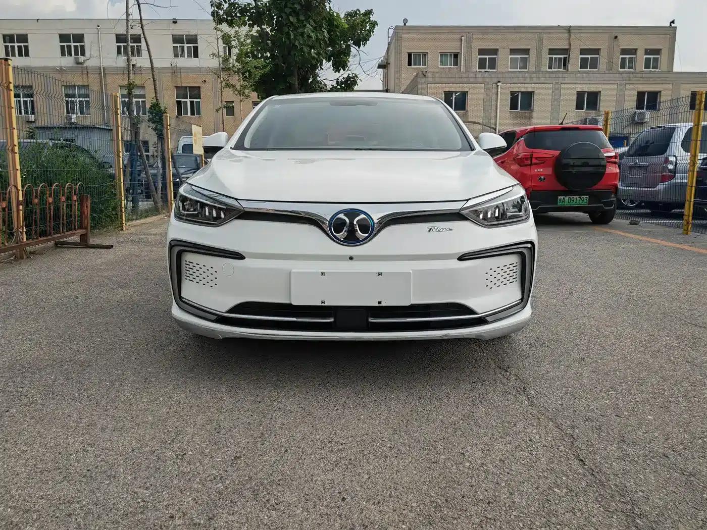 Beijing EU5 2018 R500 Smart Edition — миниатюра 2