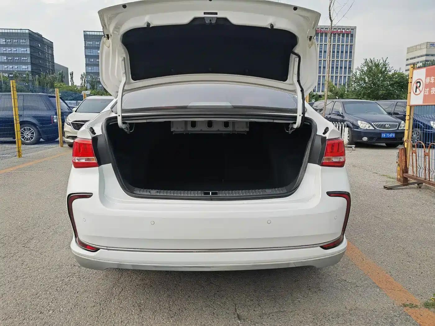 Beijing EU5 2018 R500 Smart Edition — миниатюра 16