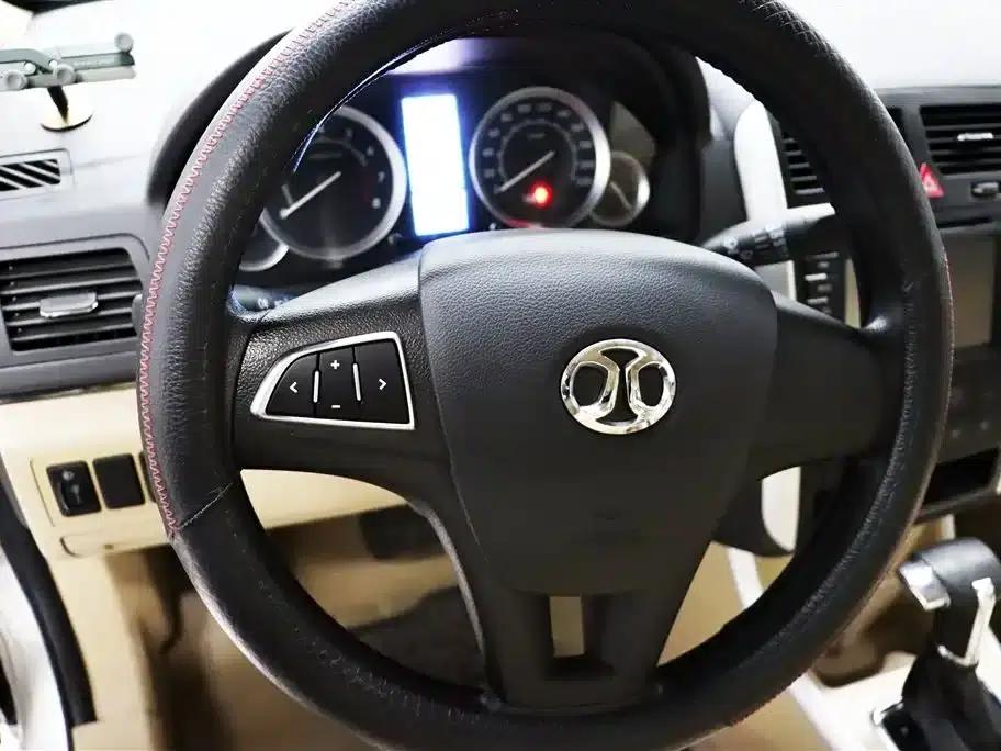 Beijing Automotive E-Series 2013 Sedan 1.5L Automatic Comfort Edition — миниатюра 12
