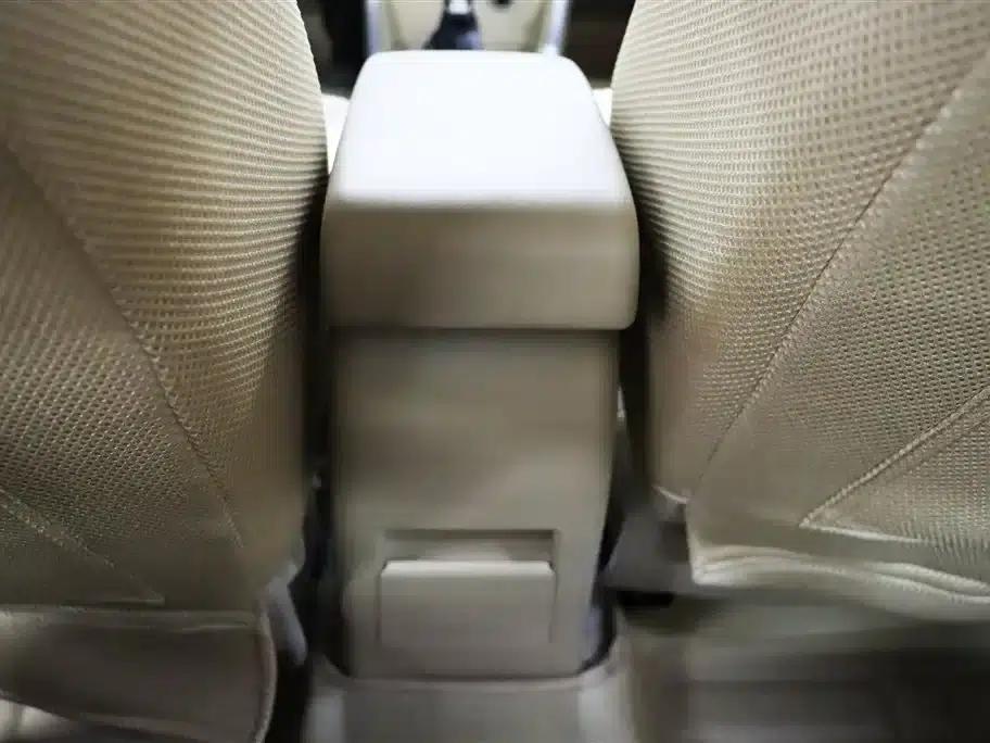 Beijing Automotive E-Series 2013 Sedan 1.5L Automatic Comfort Edition — миниатюра 20